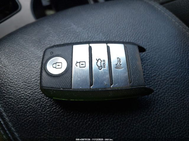 Kia Optima S Image 8