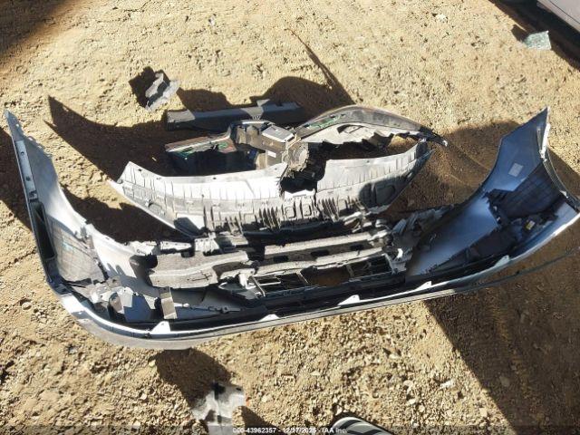 Hyundai ELANTRA Limited Image 13