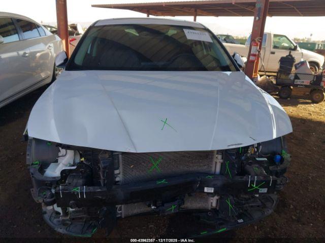 Hyundai ELANTRA Limited Image 20