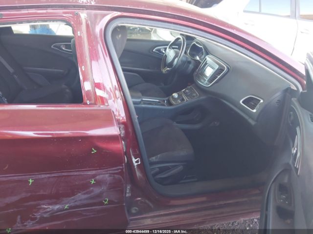 Chrysler 200 Touring Image 14