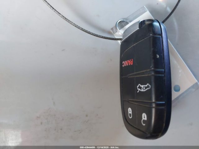 Chrysler 200 Touring Image 16