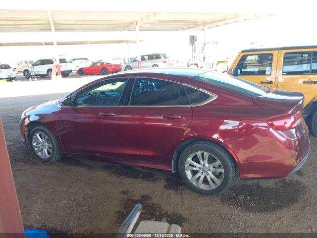 Chrysler 200 Touring Image 11