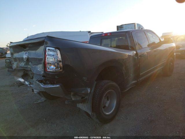 Ram 3500 Tradesman  4x4 8' Box Image 9