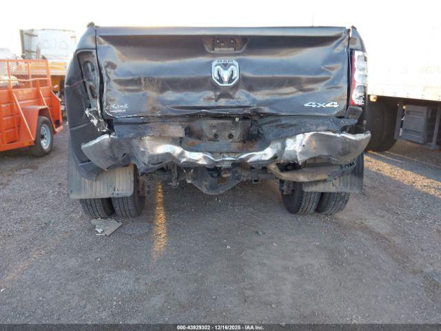 Ram 3500 Tradesman  4x4 8' Box Image 4