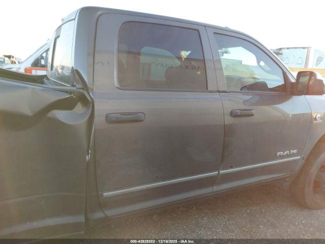 Ram 3500 Tradesman  4x4 8' Box Image 5