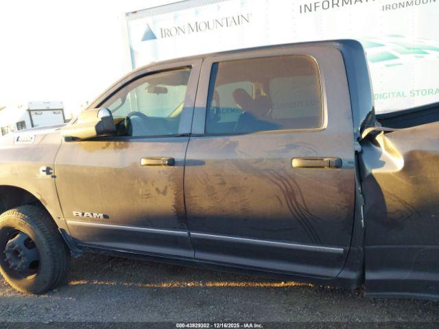 Ram 3500 Tradesman  4x4 8' Box Image 11