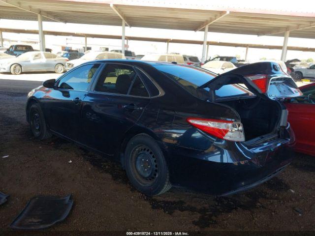 Toyota Camry Le Image 11