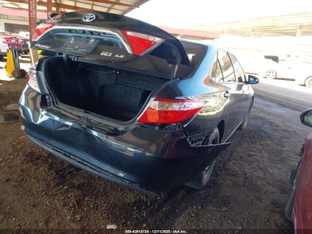 Toyota Camry Le Image 17