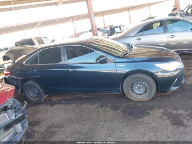 Toyota Camry Le Image 8