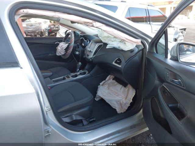 Chevrolet Cruze Ls Auto Image 4