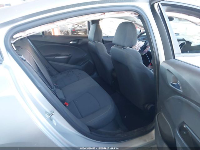 Chevrolet Cruze Ls Auto Image 8