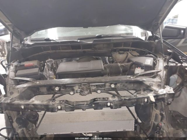 Chevrolet Silverado 1500 Image 12