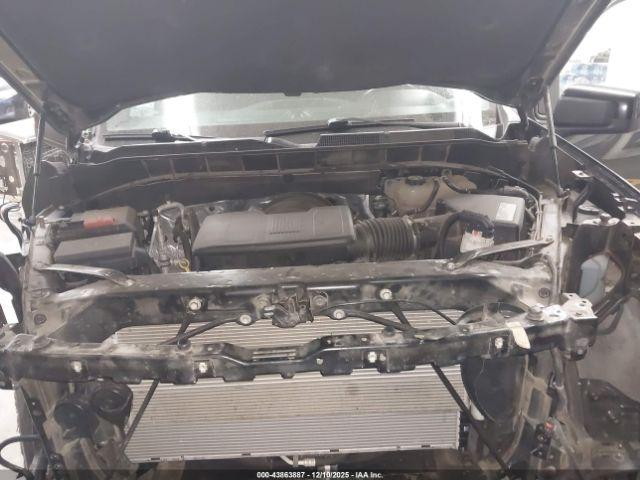 Chevrolet Silverado 1500 Image 12