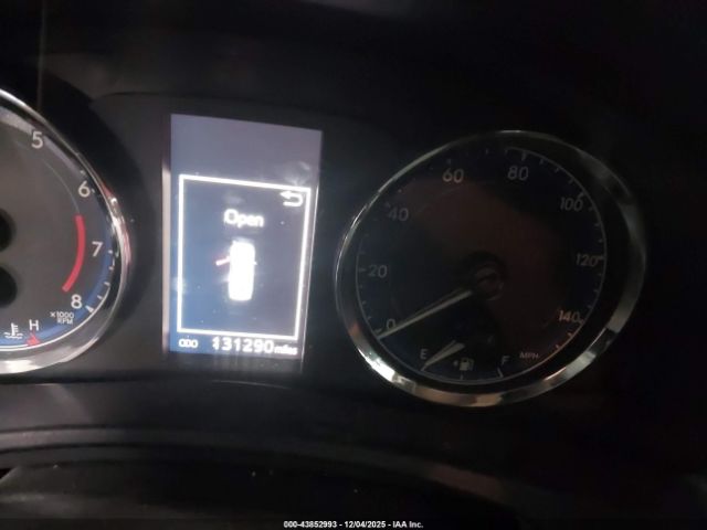 Toyota Corolla Se Image 4