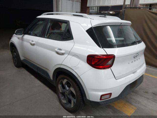 Hyundai VENUE Sel Image 2