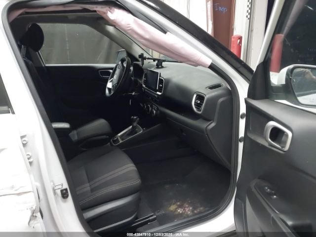 Hyundai VENUE Sel Image 6