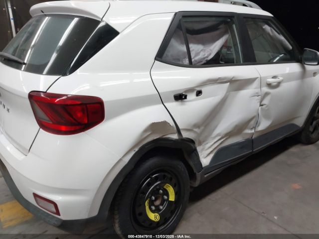 Hyundai VENUE Sel Image 3