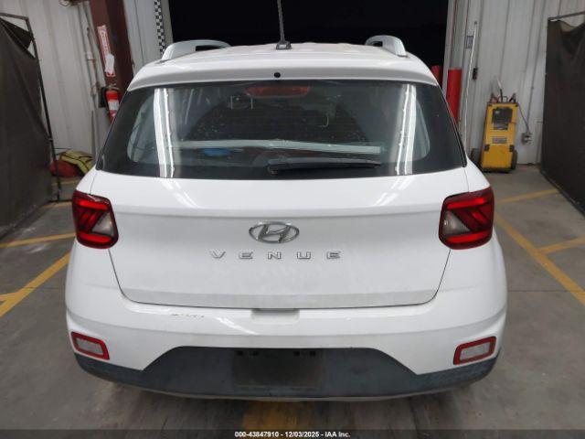 Hyundai VENUE Sel Image 12