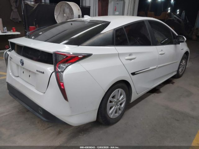 Toyota Prius Two Image 2