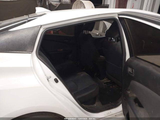 Toyota Prius Two Image 10