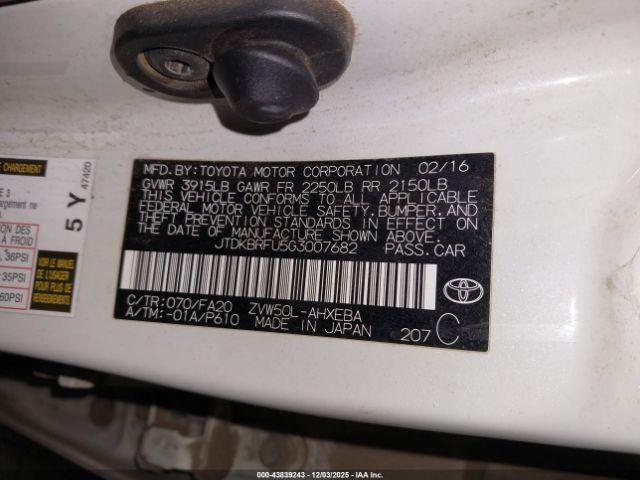 Toyota Prius Two Image 9