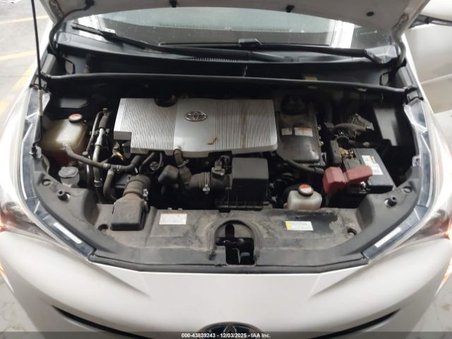 Toyota Prius Two Image 7