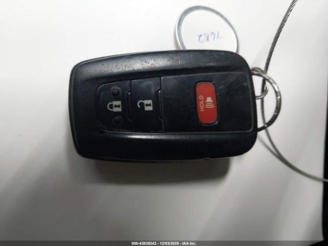 Toyota Prius Two Image 8