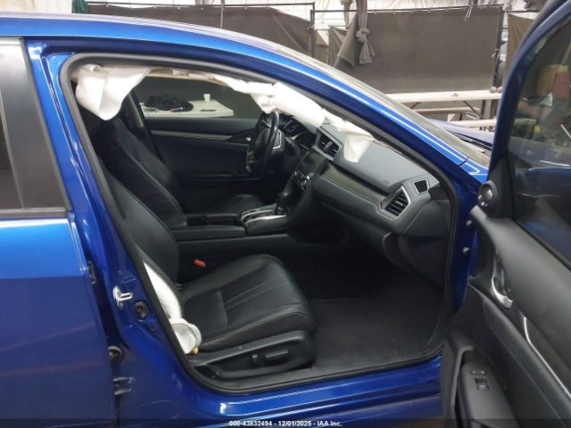 Honda Civic Touring Image 3