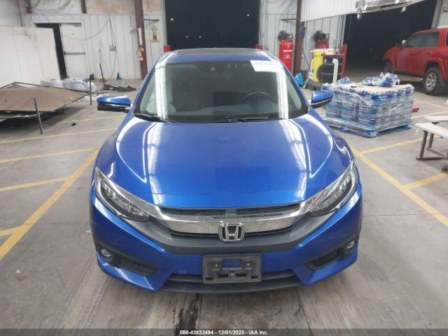 Honda Civic Touring Image 10