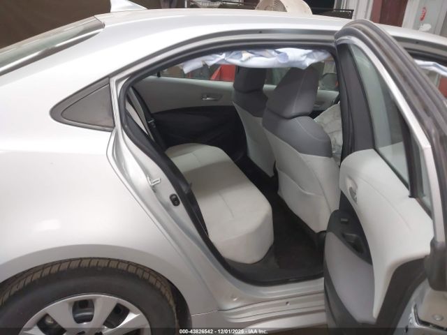 Toyota Corolla Le Image 8