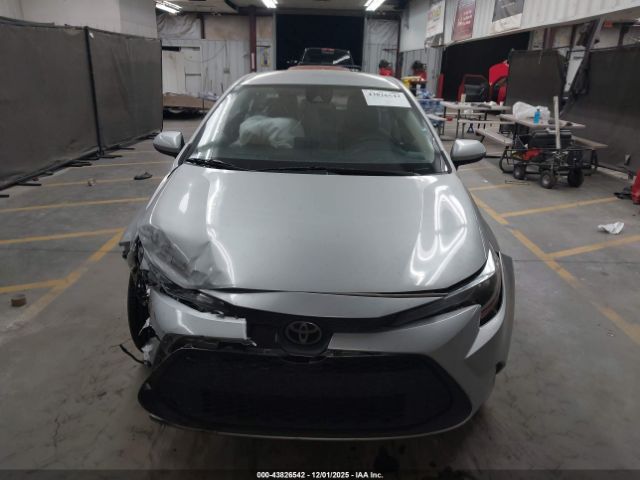 Toyota Corolla Le Image 10