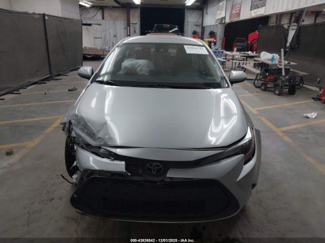 Toyota Corolla Le Image 10