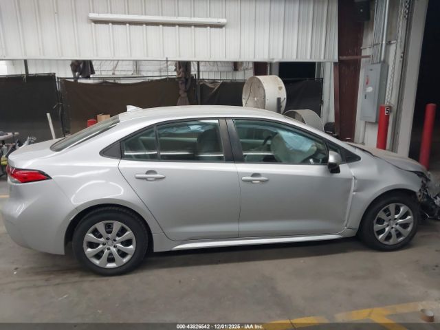 Toyota Corolla Le Image 12