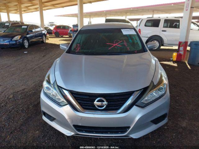 Nissan Altima 2.5 S Image 6