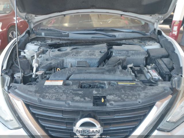 Nissan Altima 2.5 S Image 9