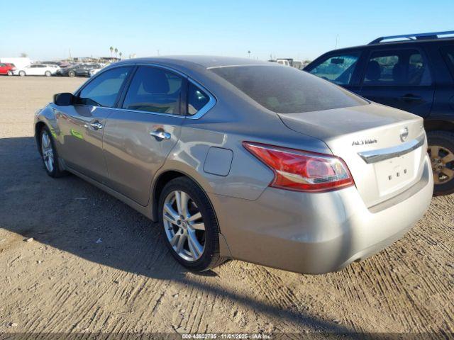 Nissan Altima 3.5 S Image 4