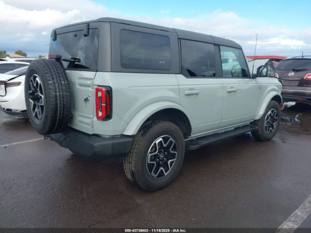 Ford Bronco Outer Banks Image 3