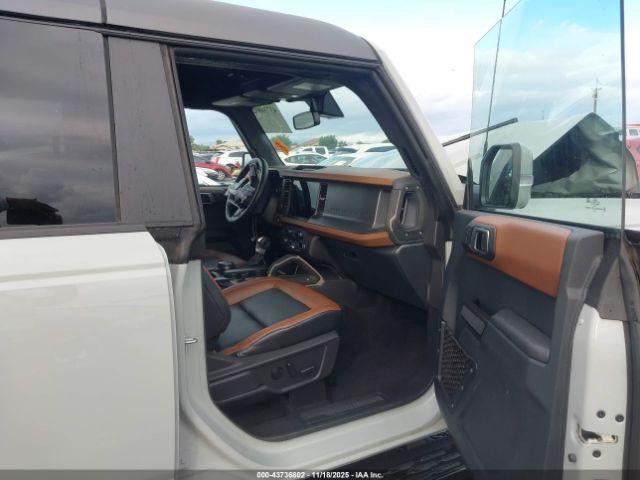 Ford Bronco Outer Banks Image 8