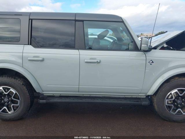 Ford Bronco Outer Banks Image 17