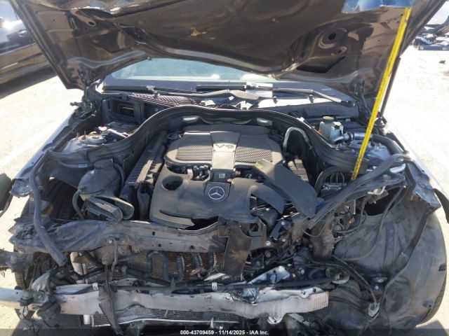 Mercedes-Benz E-Class Image 12