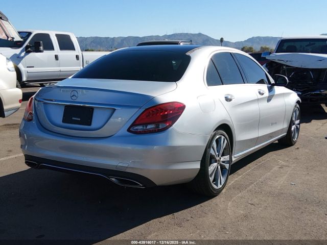 Mercedes-Benz C-Class Image 3