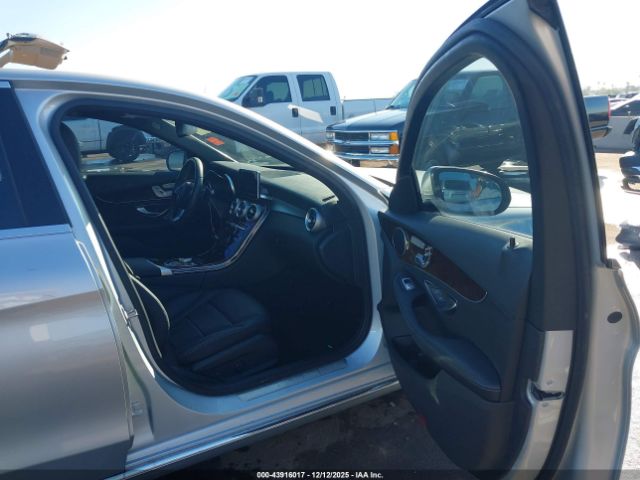 Mercedes-Benz C-Class Image 14