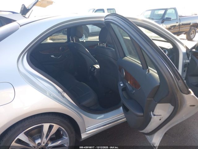 Mercedes-Benz C-Class Image 4