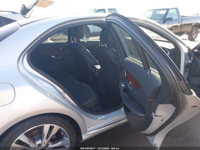 Mercedes-Benz C-Class Image 4