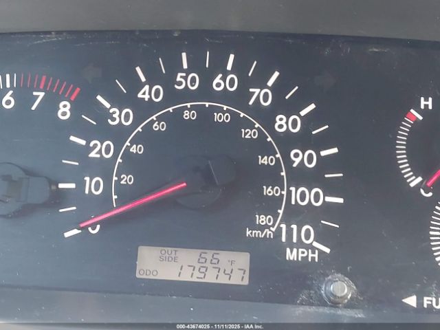 Toyota Corolla Le Image 9