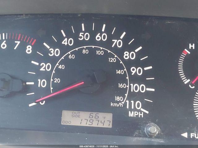 Toyota Corolla Le Image 9