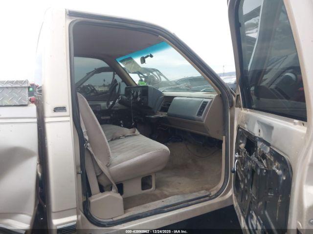 Chevrolet Gmt C1500 Image 18