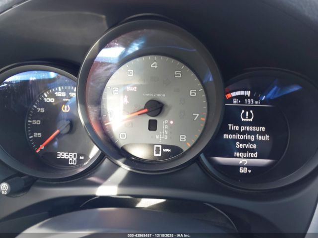 Porsche Macan S Image 10