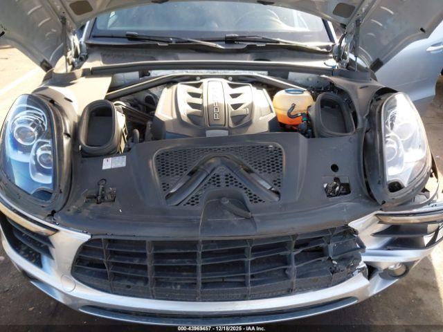 Porsche Macan S Image 12