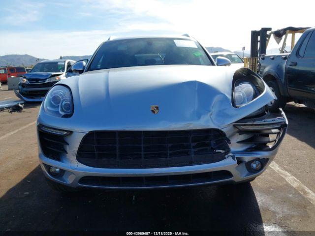 Porsche Macan S Image 13